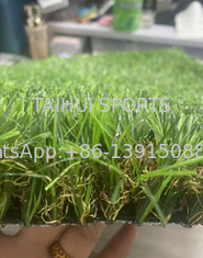 Céréales synthétiques de 40 mm de hauteur Céréales de football pour les écoles Céréales artificielles en rouleau vert Céréales artificielles tapis pour terrain de football