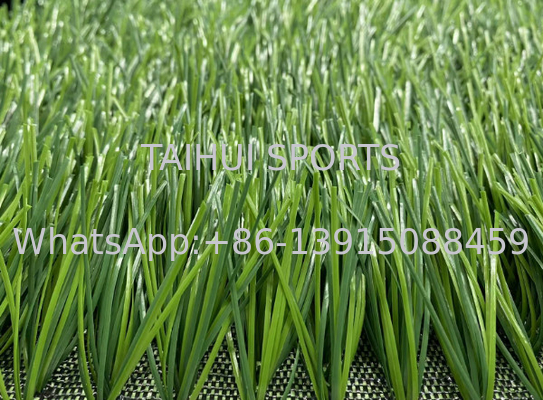 Résistant à l'usure à l'extérieur Pet Friendly Artificial Grass Champ de football en plastique vert