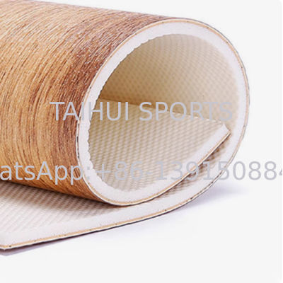Sol sportif en PVC super résistant à l'usure, antidérapant et imperméable pour terrains de basket-ball, de volley-ball et de badminton