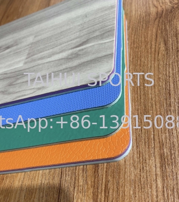 Revêtements de sol sportifs de 3,5 mm à 9,0 mm d'épaisseur pour courts de tennis/basketball/badminton/volleyball