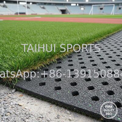 Sous-couche de plaquette de choc certifiée FIFA avec conception de trou en diamant pour les terrains de sport en pelouse artificielle de longueur personnalisée