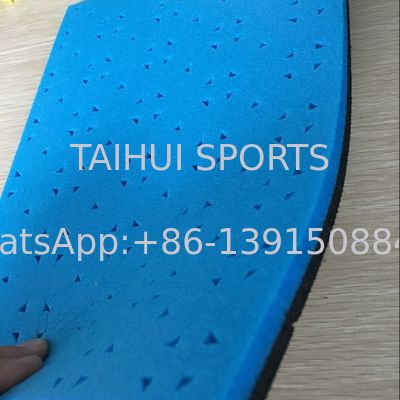 Sous-couche de plaquette de choc en PE en mousse résistant aux UV de 10 mm et 12 mm pour terrain de football